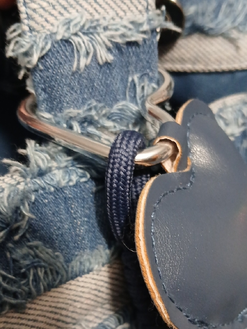 New! Striped Blue Denim Frayed Tote Bag - NWT - Picture 3 of 10